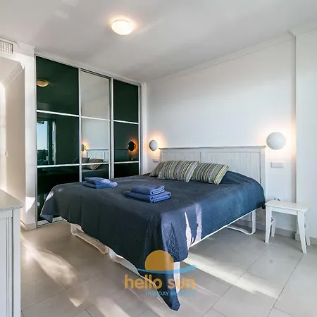 130 - Beachfront With Spectacular Sea Views, Apartment Fuengirola